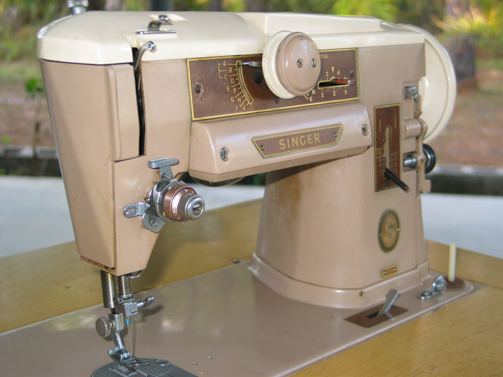 Dave's Mid Century Stuff Singer 401A SlantOMatic Sewing Machine and Singer 351 Copenhagen
