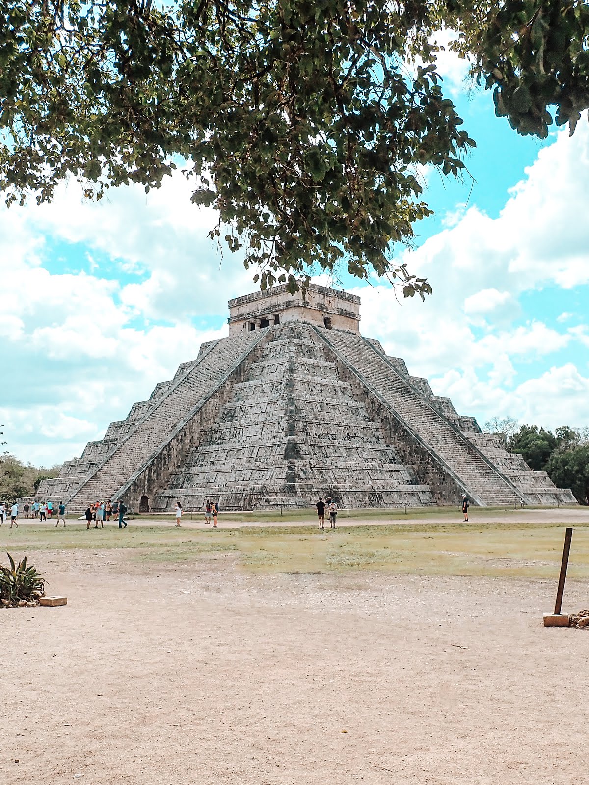 le temple maya de kukulcan el castillo sur le site de chichen itza au mexique