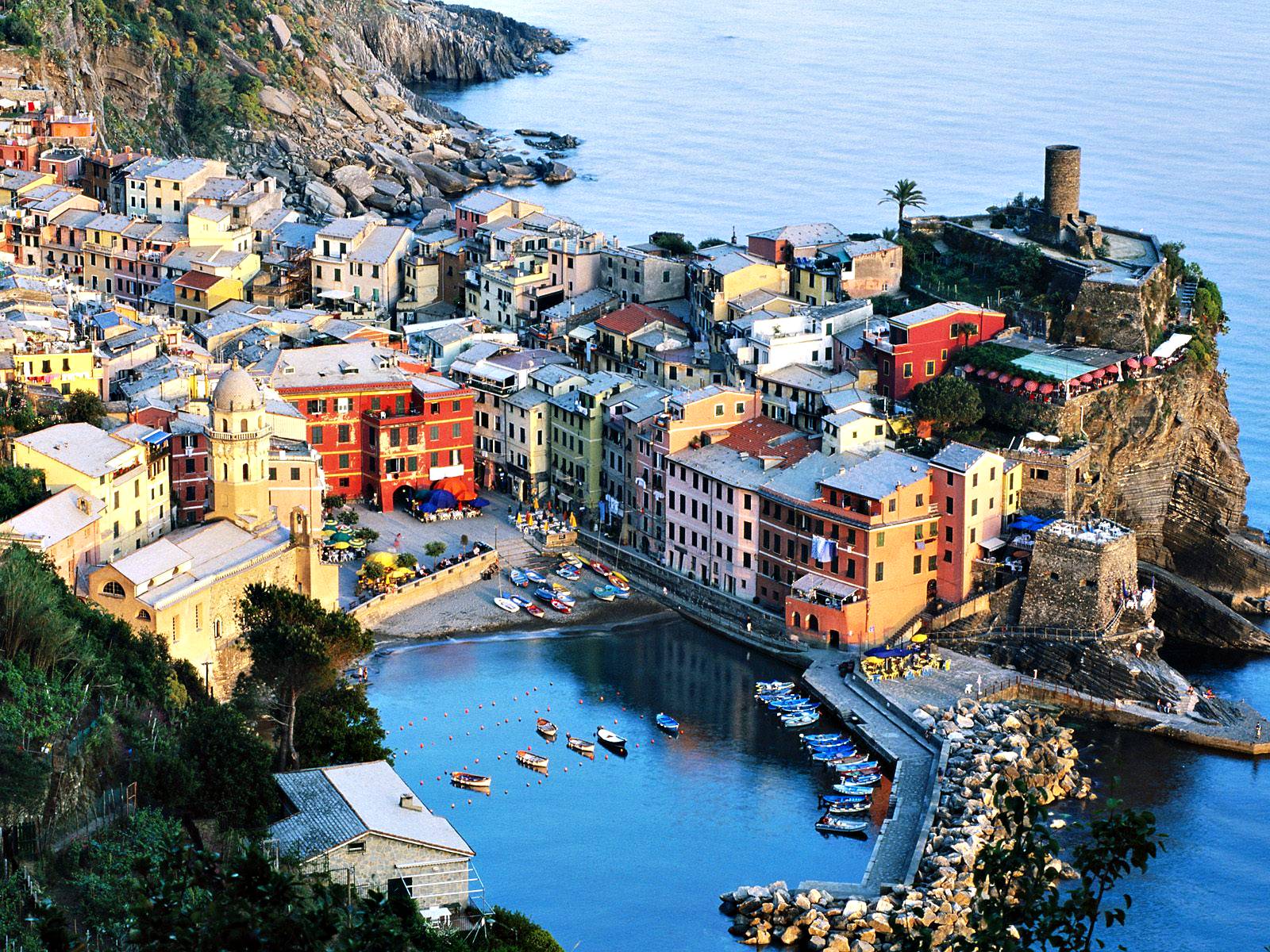 http://2.bp.blogspot.com/-86C66eb1DsM/Tj0K5RJ1KcI/AAAAAAAABAo/_2Sof2DcVdM/s1600/Wallpapers_Vernazza_-_Cinque_Terre_-_Liguria_-_Italy.jpg