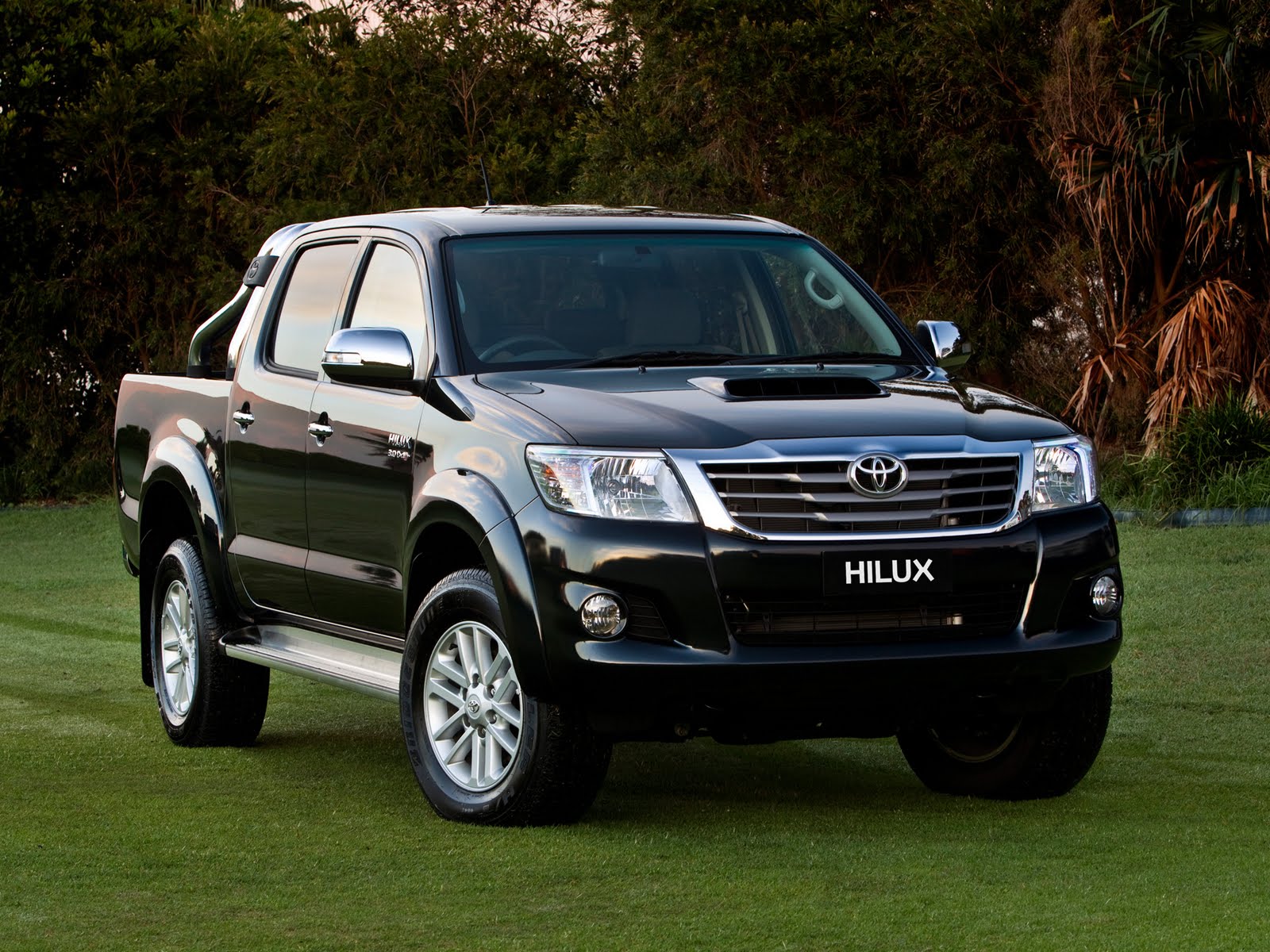 Toyota - Hilux 2011 - 3D HD Wallpapers
