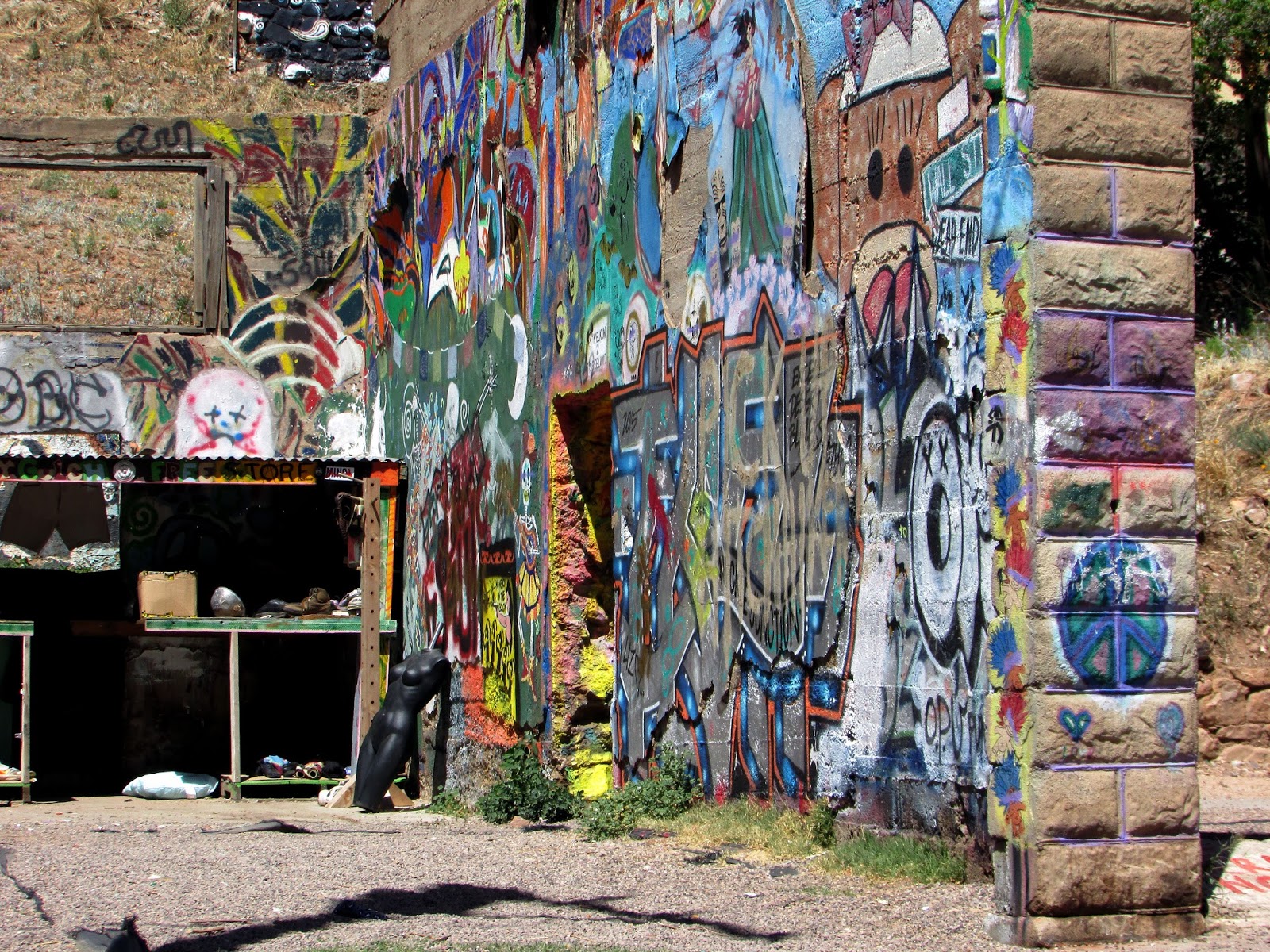 Bisbee's AttentionGrabbing Walls