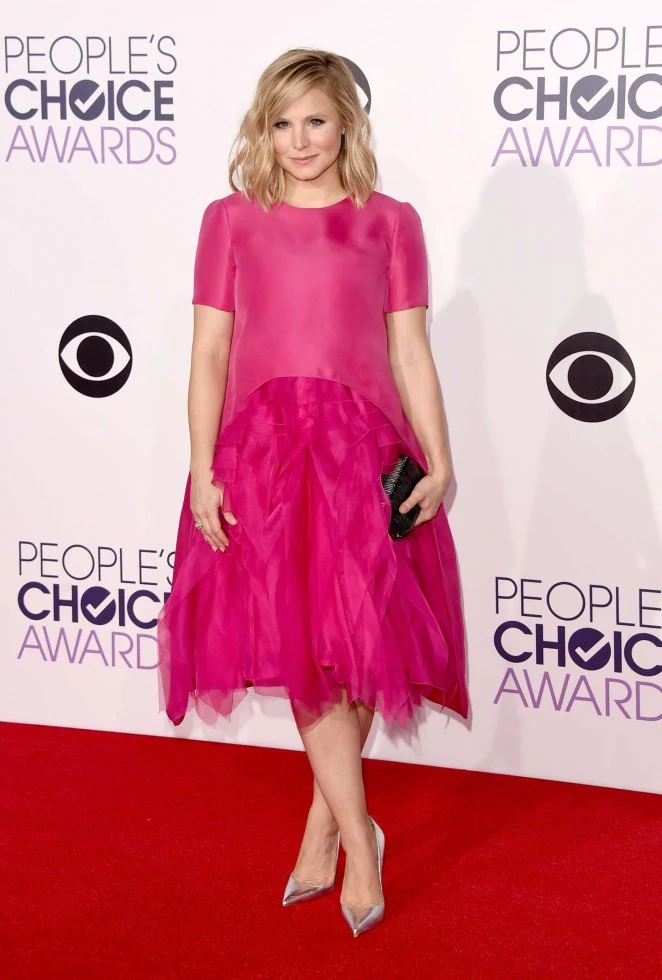 Kristen Bell in a pink Monique Lhuillier dress at the 2015 People's Choice Awards in LA