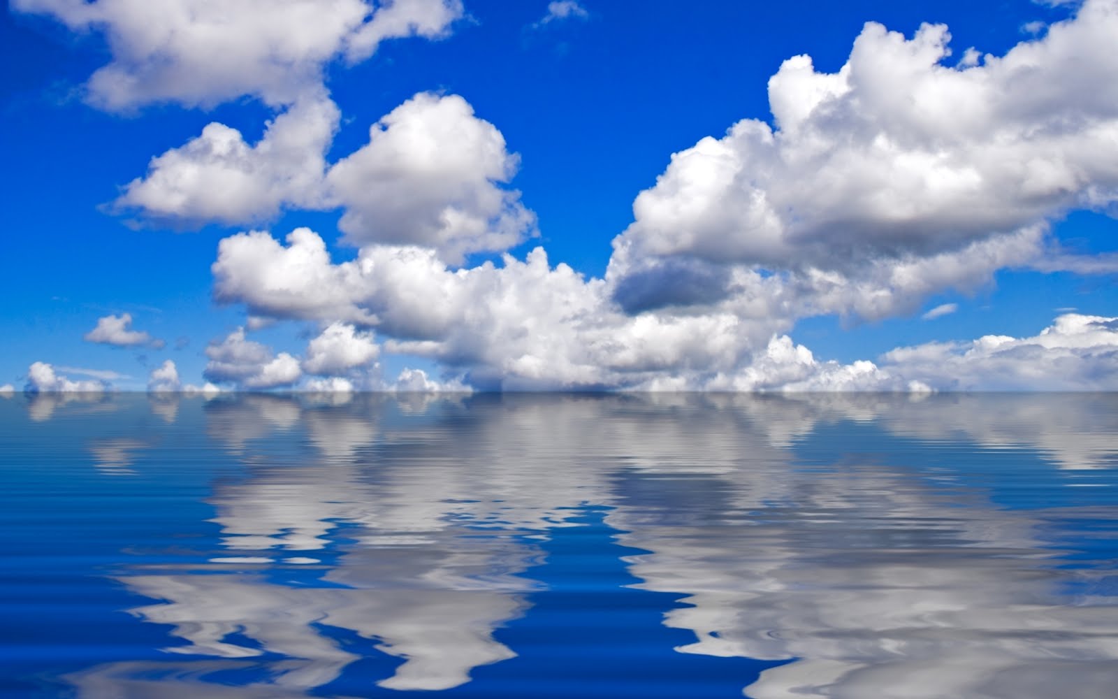 Foto cielo reflejado en el mar Muchas Fotos Foto cielo reflejado en el mar Muchas Fotos