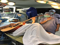 Ajaib... Selama Otaknya Dibedah Dokter, Pria Ini Bermain Gitar Ajaib... Selama Otaknya Dibedah Dokter, Pria Ini Bermain Gitar