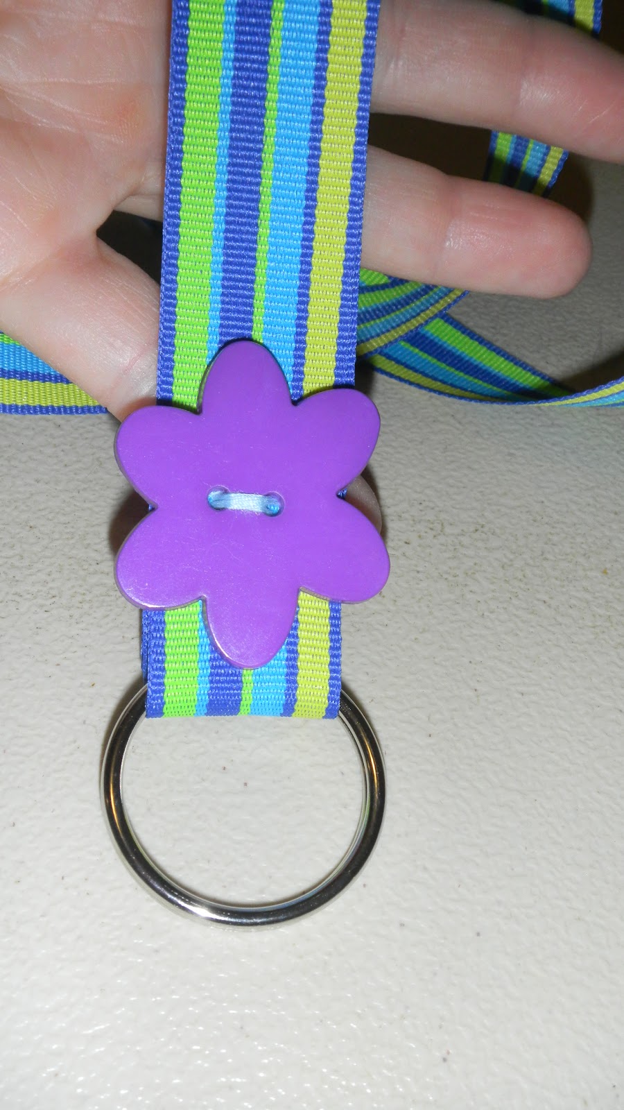 Kitt Cat's Simple Life: Make a Super Easy Lanyard!