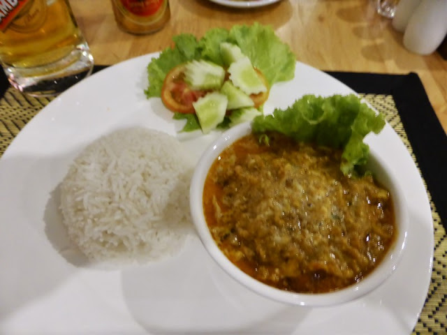 Amok de pescado, un plato de la cocina Khmer Amok de pescado, un plato de la cocina Khmer