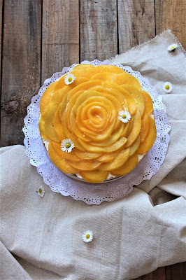 Tarta De Melocotón En Almíbar Y Crema De Queso
