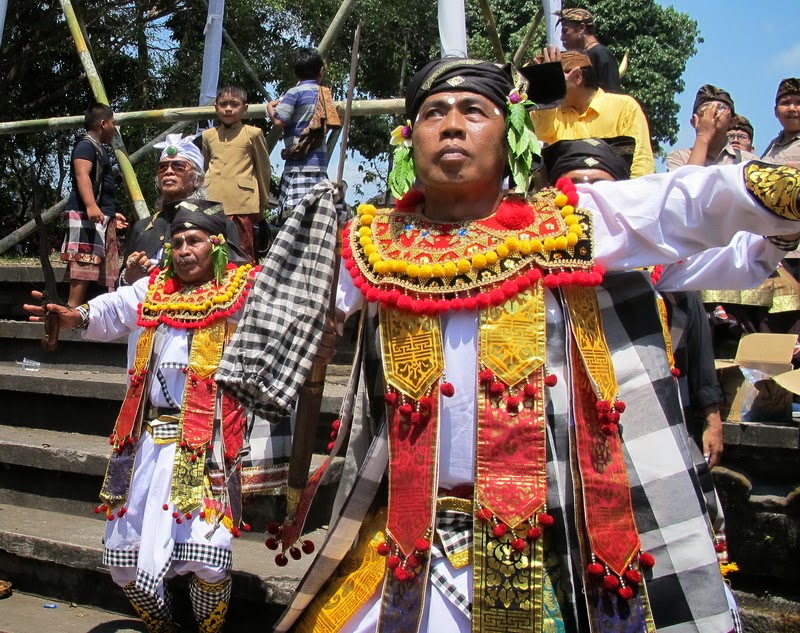 Wijaya Journal: Pelebon Ceremonies of A.A. Gede Oka Kaleran, Puri ...