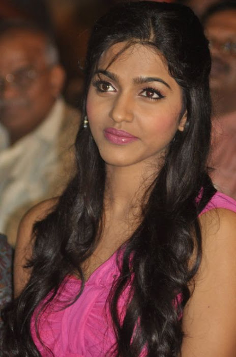 dhansika at benze vaction awards actress pics