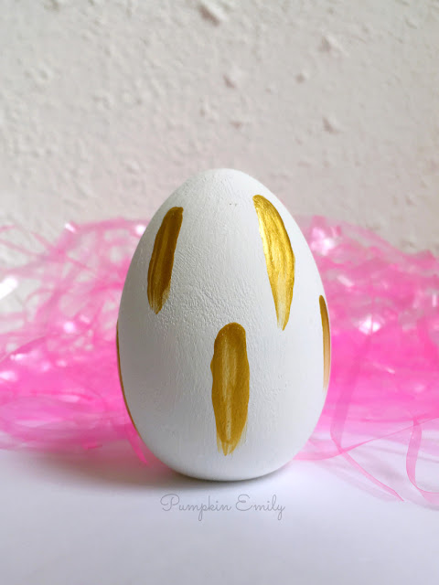 DIY Brush Stroke Easter Egg