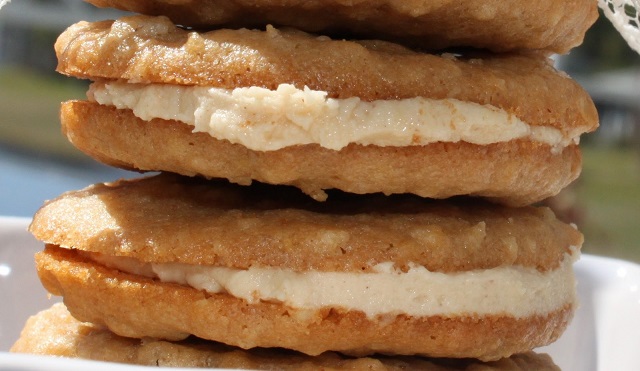 this is a copycat oatmeal peanut butter cream cookie that the girl scouts make recipe