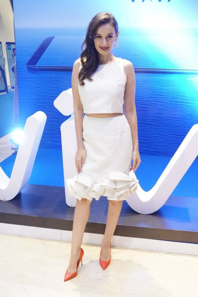 Evelyn Sharma In White Dress