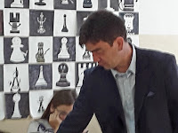 Curso académico 2015-16. Se celebran simultáneas en el centro con ajedrecistas destacados.