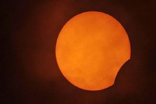 Gerhana Matahari Inilah Foto-Foto Gerhana Matahari Yang Indah Dan Menakjubkan