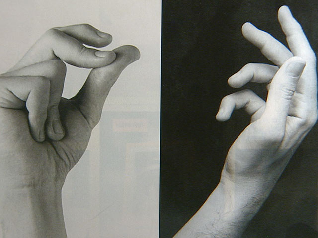 Noir Style Online: Manos siempre esbeltas