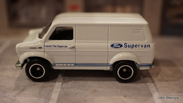 Ford Transit Supervan (CFN60)