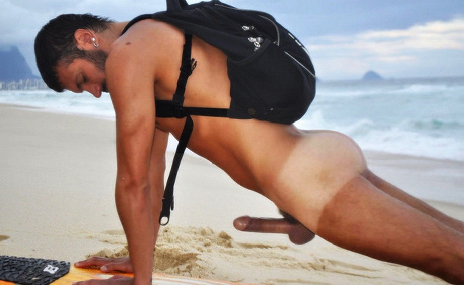 Dicker mann am strand