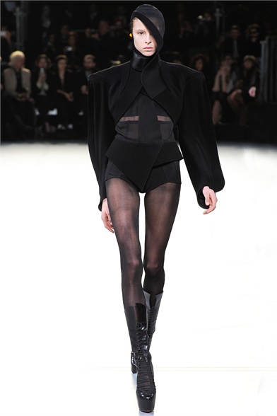 Smartologie: Thierry Mugler Fall 2012 - Paris Fashion Week