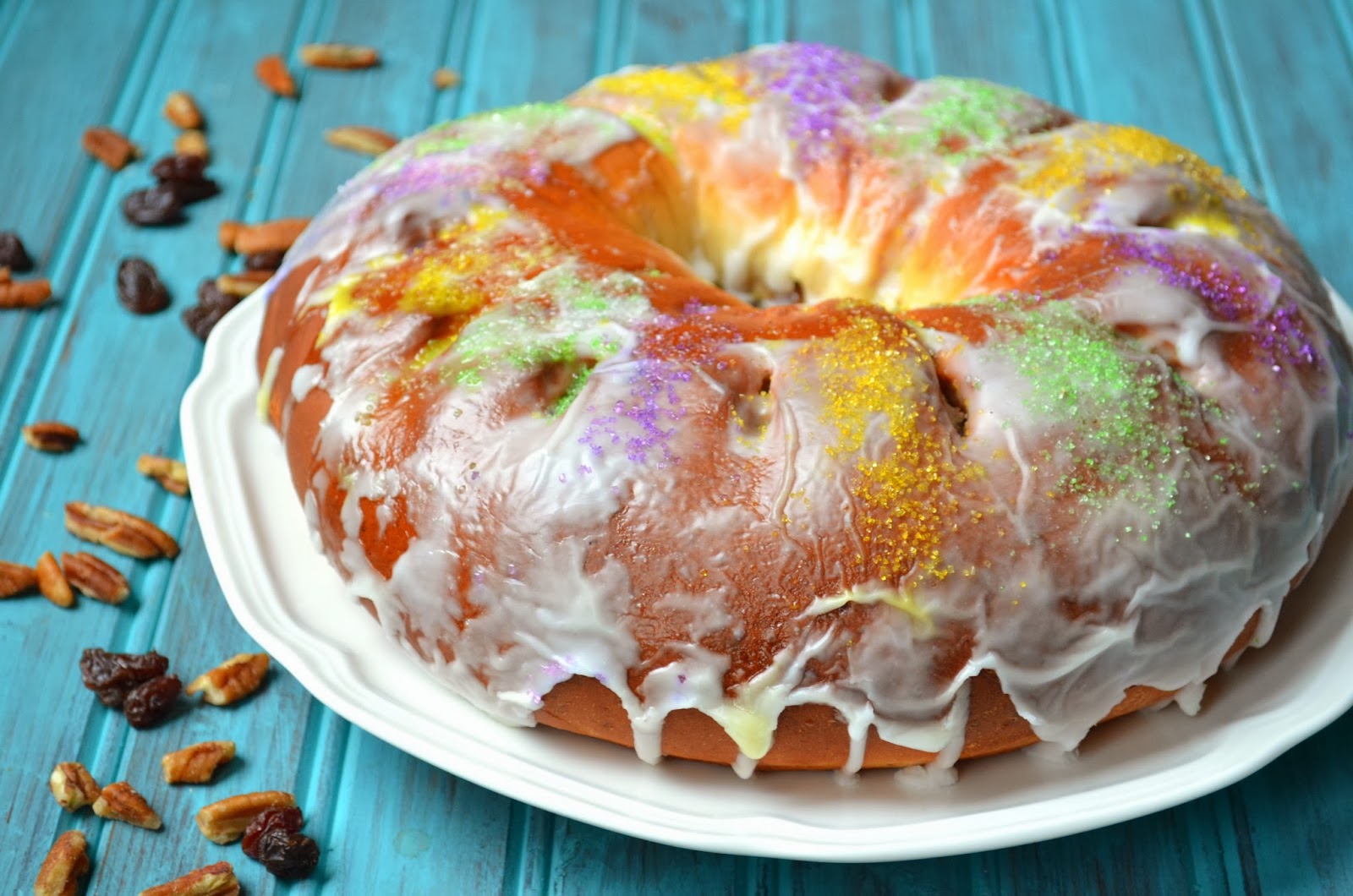 The Savvy Kitchen: Mardi Gras Kings Cake