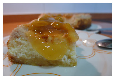  TARTA DE QUESO Y NATA CON MERMELADA DE UVAS 