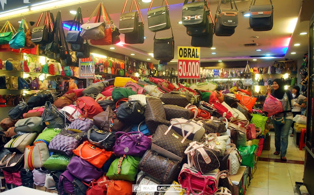 Ladies, Ketahui Cara Membedakan Tas Bermerek Asli dan Palsu! Jangan Tertipu Ladies, Ketahui Cara Membedakan Tas Bermerek Asli dan Palsu! Jangan Tertipu