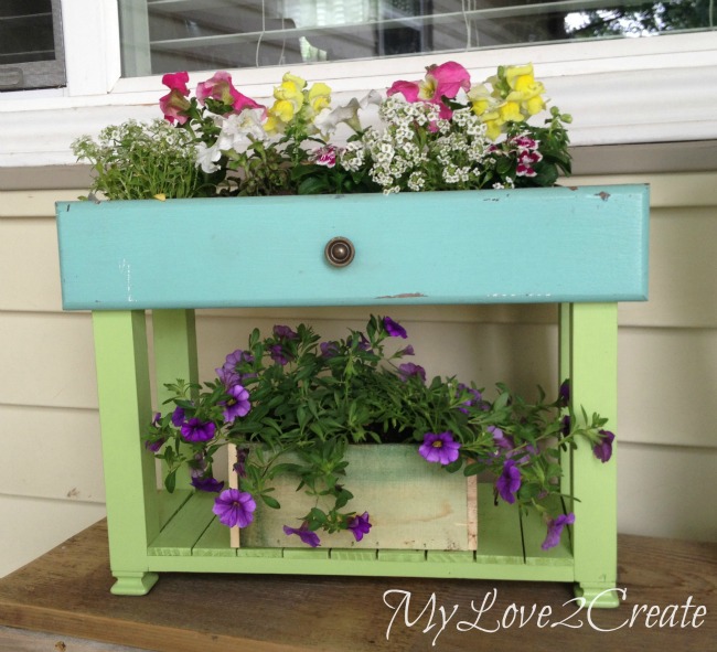 MyLove2Create, Old Drawers into Porch Planters
