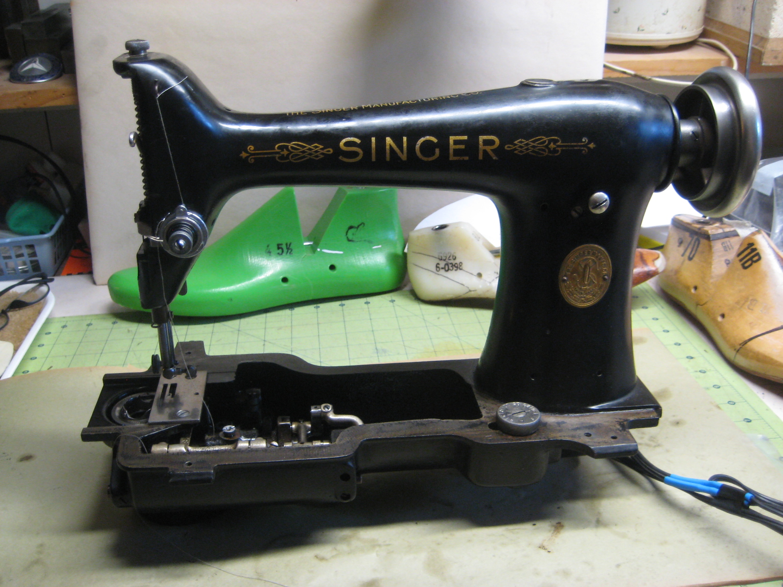 MI Vintage Sewing Machines: Singer 101 (1952)