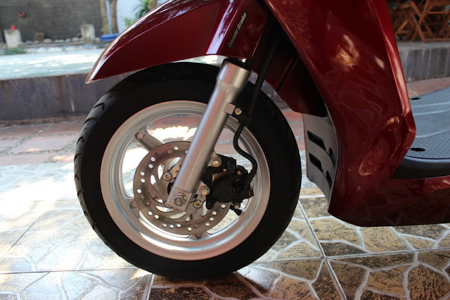 Sơn xe Honda Lead 2013 màu đỏ zin bóng bẩy