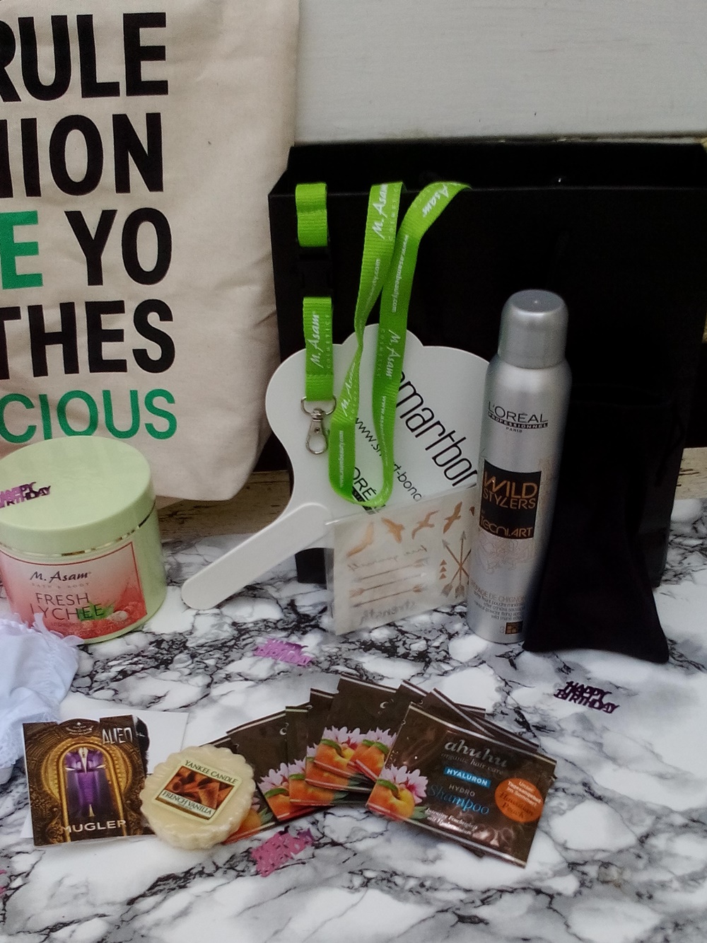 Blog Birthday Give Away - win a Birthday Goodie Bag, posted by Annie K, Fashion and Lifestyle Blogger, Founder, CEO and writer of ANNIES BEAUTY HOUSE - a german fashion and beauty blog