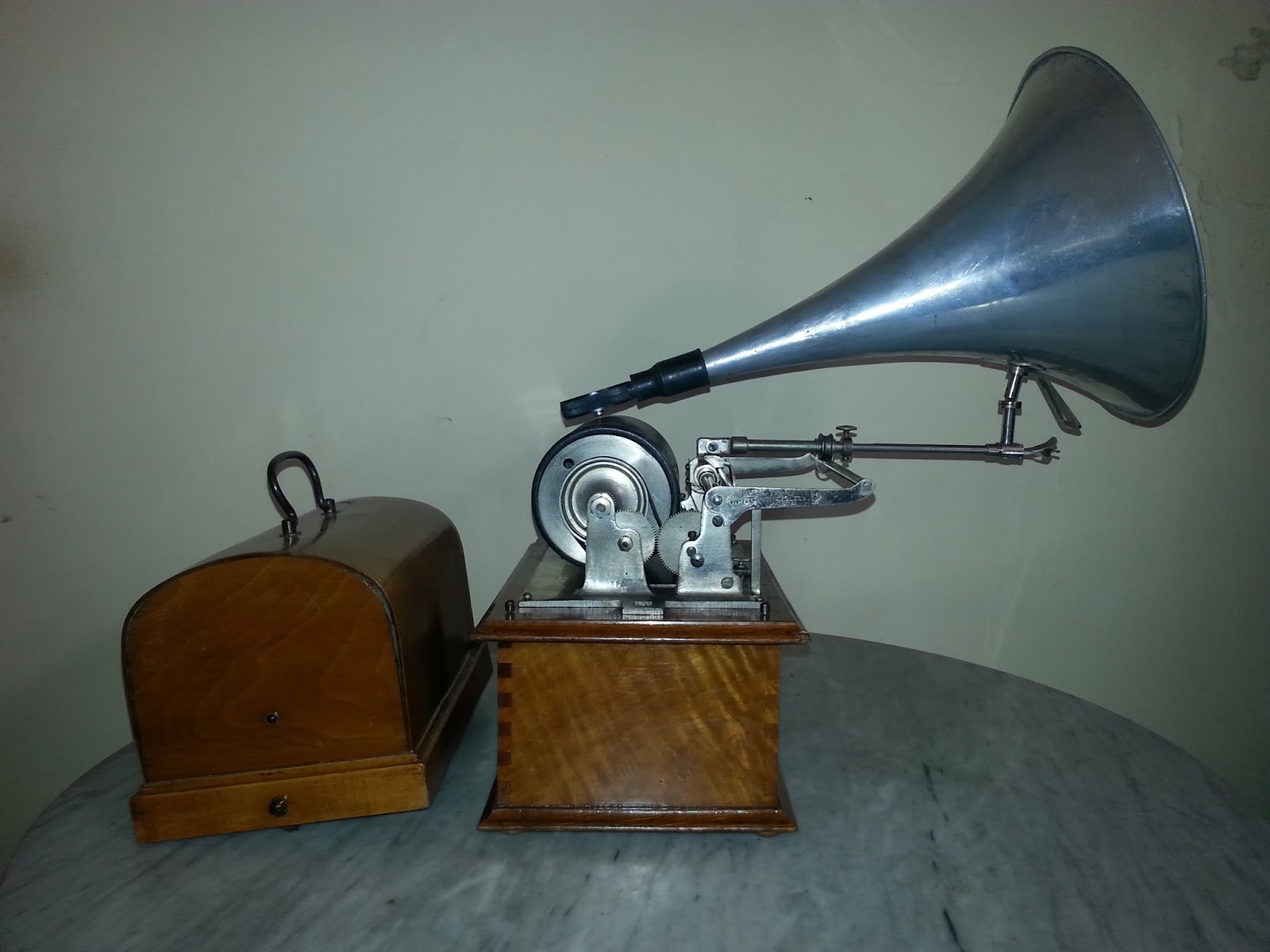 чайковский фонограф. фонограф томас эдисон 1889. чайковский фонограф. чайковский фонограф. чайковский фонограф.