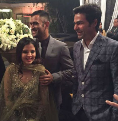 Kaif-Dhoni-with-wife-at-Yuvraj-Singhs-Reception