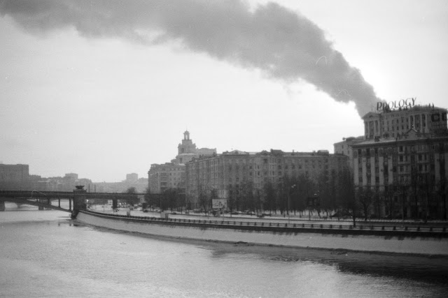 вид с Новоарбатского моста, набережная Тараса Шевченко