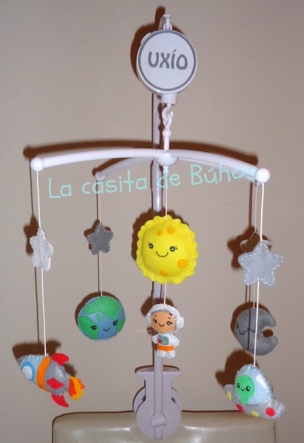 Rocket planet felt mobile - Móvil de fieltro de cohetes