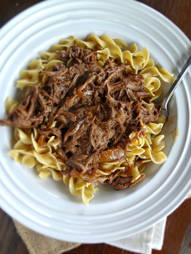 The Cooking Actress: Slow Cooker Amish-style Shredded Beef
