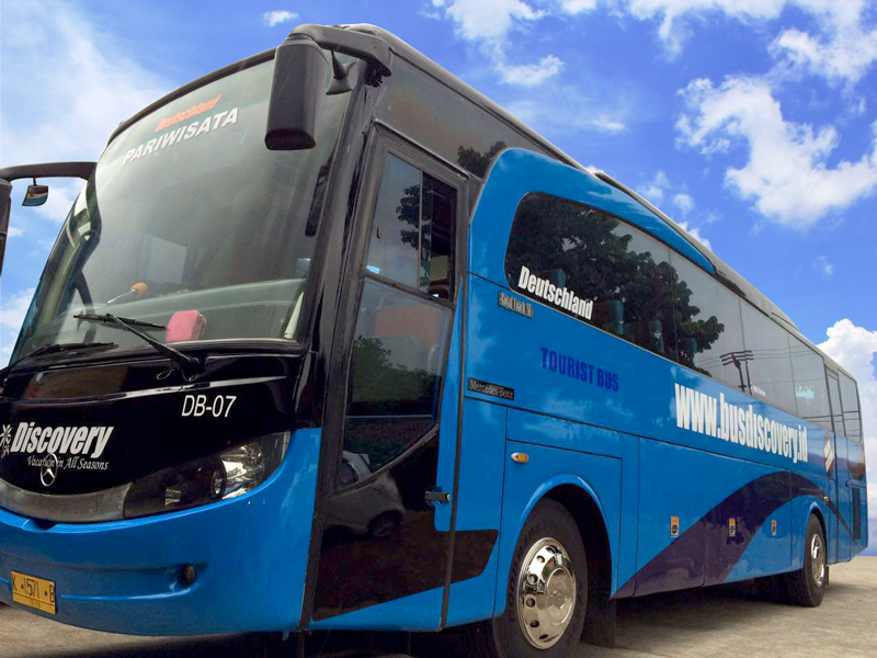 Armada Bus Pariwisata: Jantung Denyut Perjalanan Wisata yang Tak Terhenti