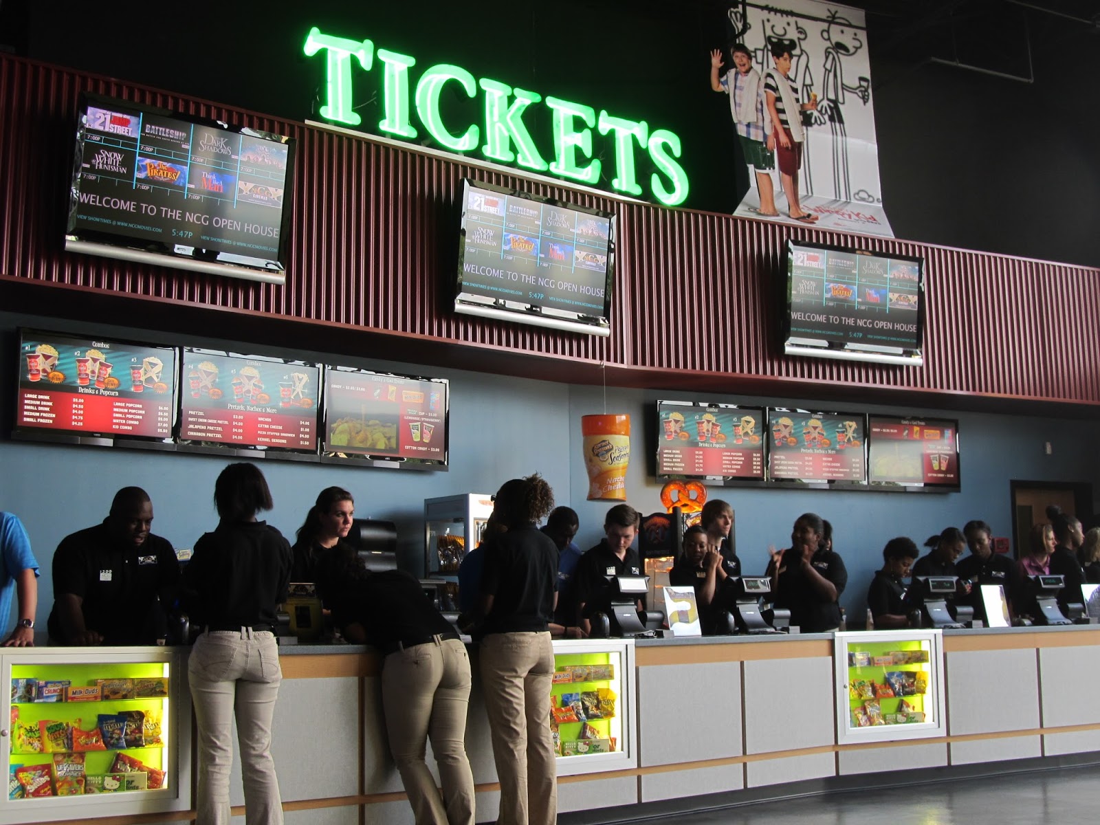Ticket box office. Buying tickets at the Cinema. Box Office movie. Cinema ticket Office. Buy tickets in the Cinema.