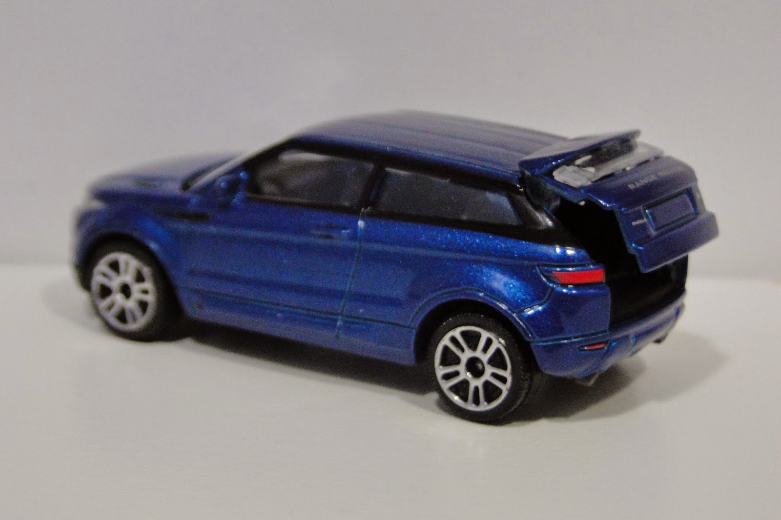 3inchDiecastBliss: Majorette Range Rover Evoque - What Mattel Could Not Do