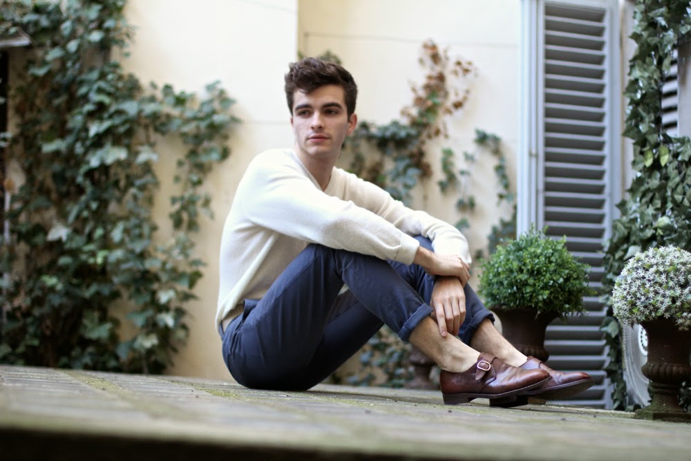 BLOG-MODE-HOMME_THE-KOOPLES-Coat_UNIQLO-Sweater_ASOS-CHINO_CELINE-Shoes_FEDORA-Hat_Oliver-Peoples-Sunglasses_PARIS-MENSFASHION