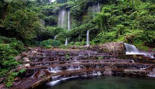 KEINDAHAN AIR TERJUN BENANG KELAMBU Air terjun ini merupakan salah satu air terjun yang langsung bersumber dari mata air buk KEINDAHAN AIR TERJUN BENANG KELAMBU