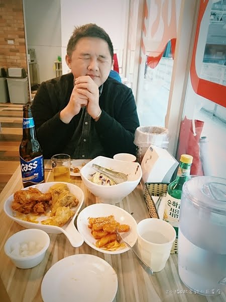 捷運美食→台北小巨蛋捷運站旁的韓國炸雞店→半半韓國炸雞@小巨蛋3F(試營運ing)