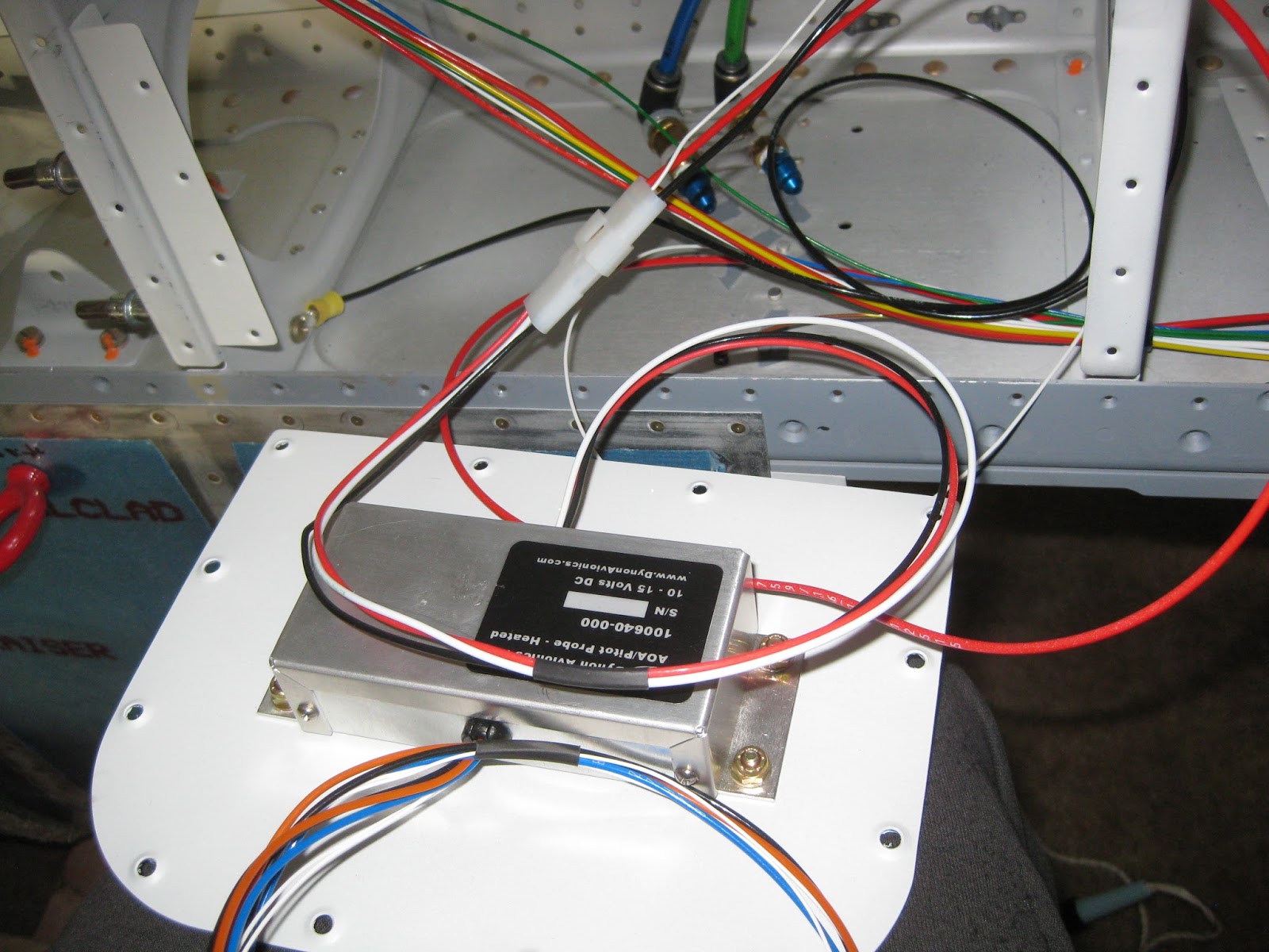 E's Van's RV-14A: Wings: Pitot-static. Heated AOA/pitot wiring complete.