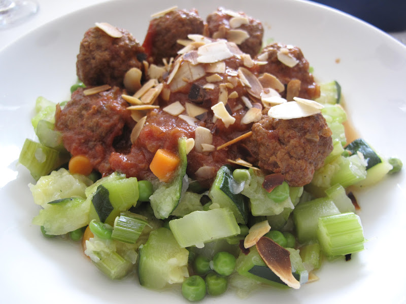 Gourmandises HomeCooked Plat Tajine de Boulettes aux Légumes