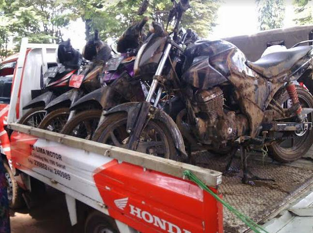Honda's-response-to-the-Flood-Disaster-Garut-16 Honda's-response-to-the-Flood-Disaster-Garut-16
