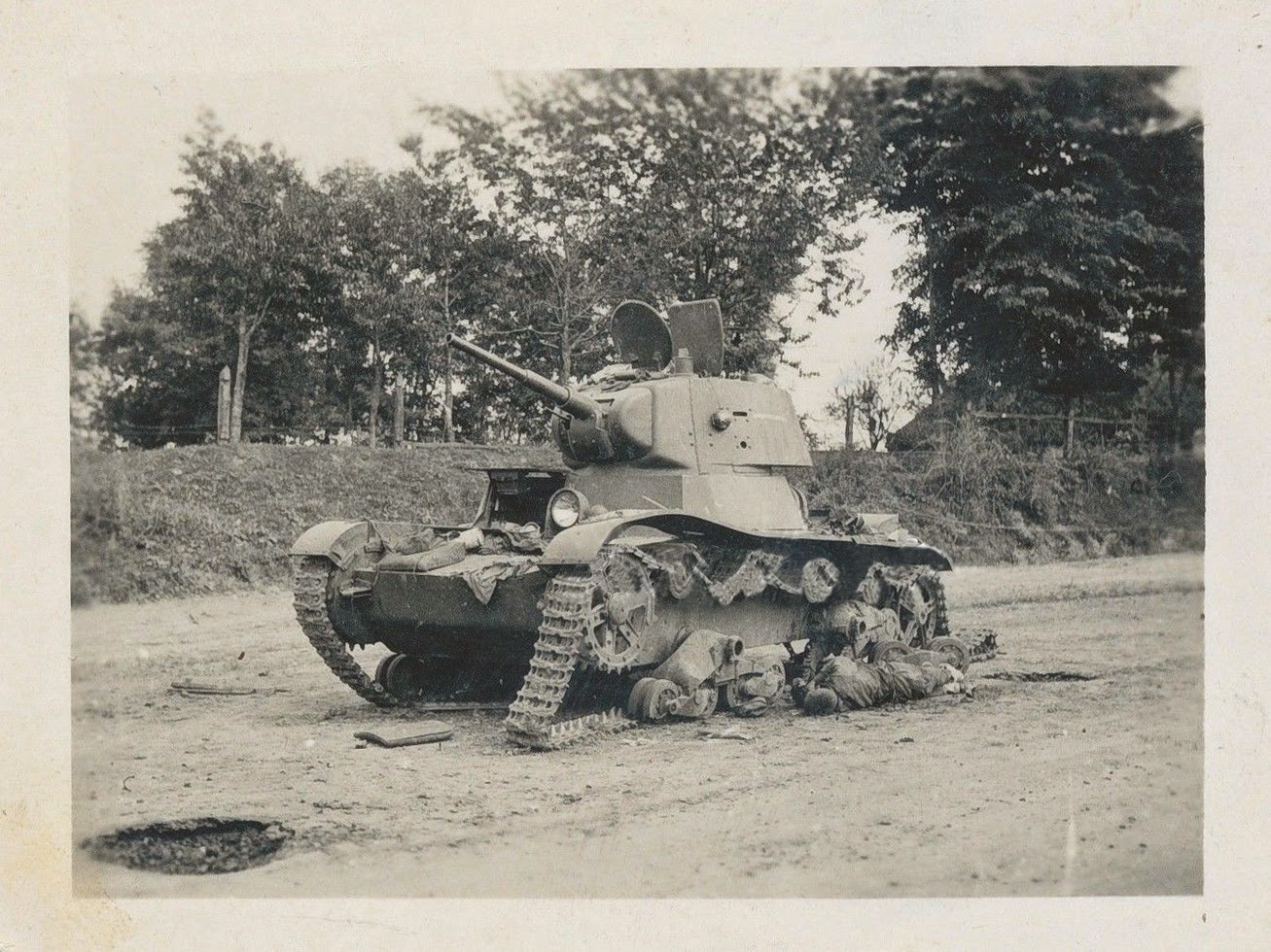 дубно-луцк-броды в 1941. танковое сражение 1941 луцк броды. танковая битва дубно—луцк—броды. битва за дубно луцк броды 1941. дубно-луцк-броды в 1941 танковое сражение.