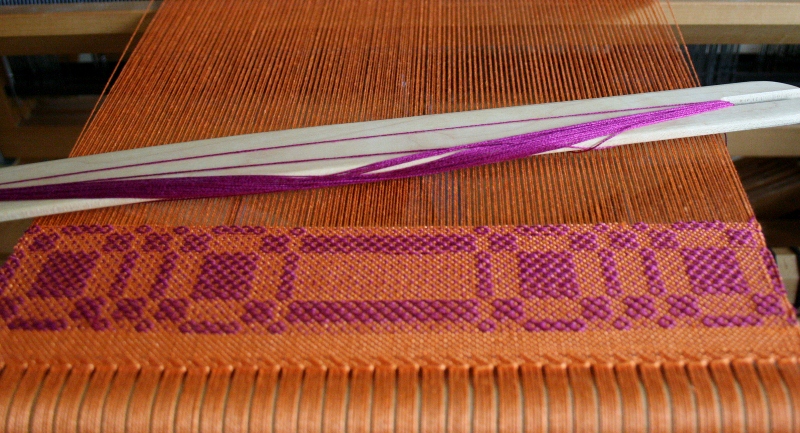 Weave-Away: 3 Differences