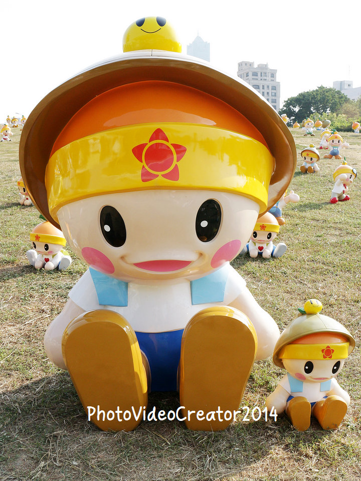 高雄農業精靈 高通通 感恩之旅 高雄市中央公園 這是高通通究極進化XD (有看過數碼寶貝的才知道這話術..呵呵)