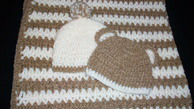 Hugs for baby blanket with hats