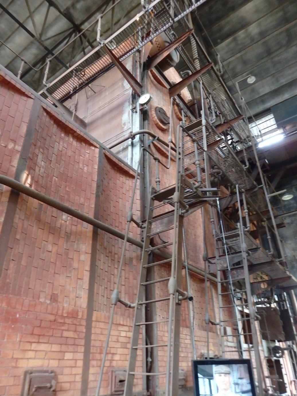 Alma de herrero: Fotografías del Museo Nacional de la Energía en Ponferrada