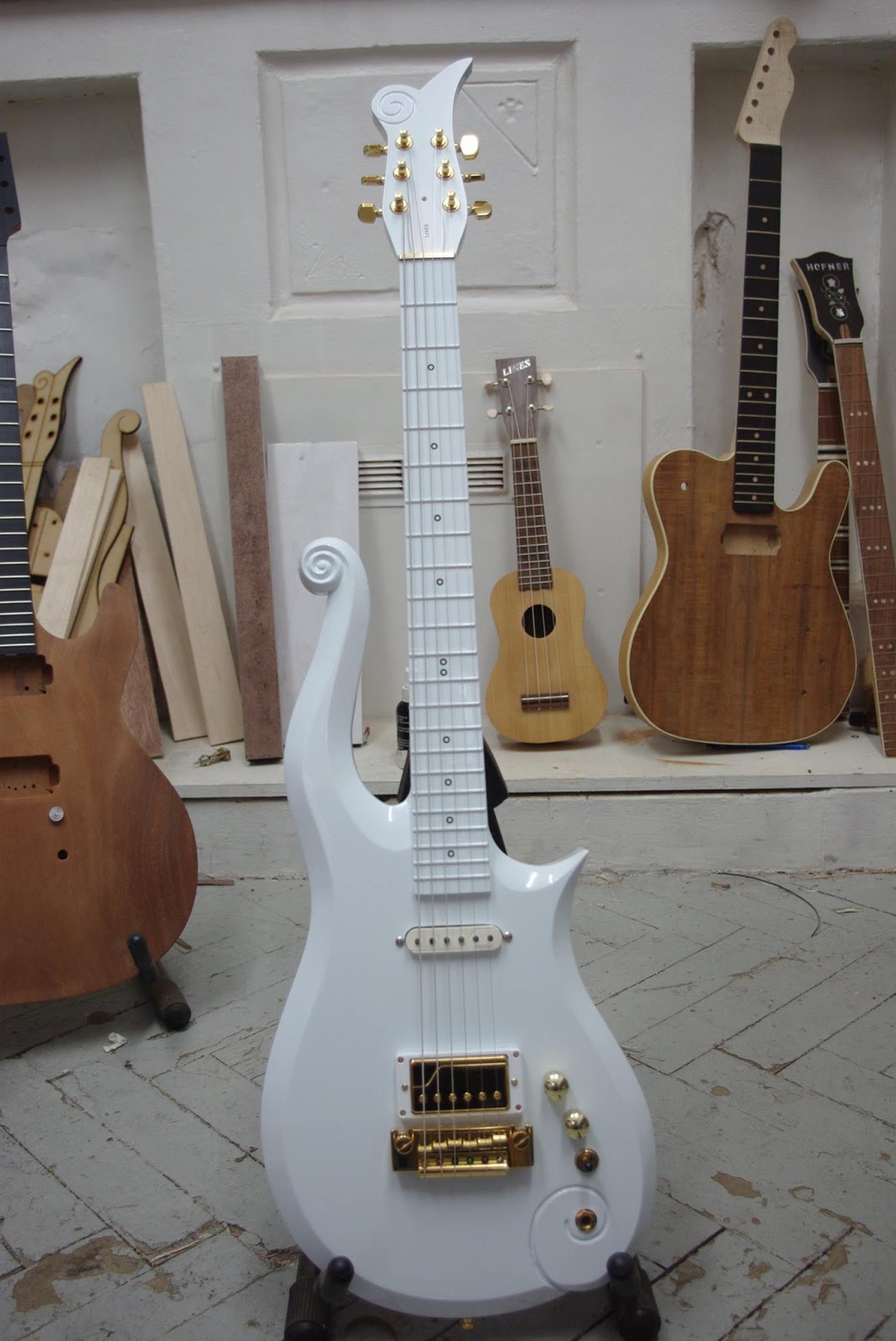 Cloud Guitar Central Line Guitars