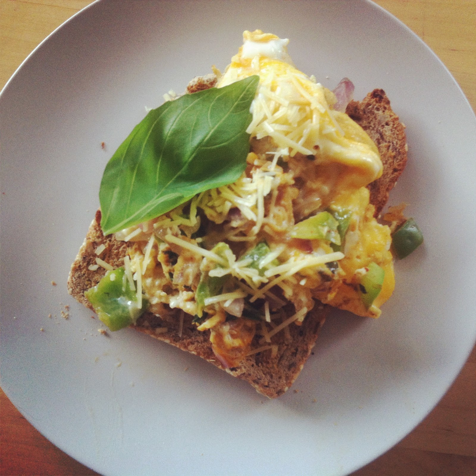 SOULFUL HEALTHY LIVING EGGS WITH FRESH BASIL & VEGETABLES